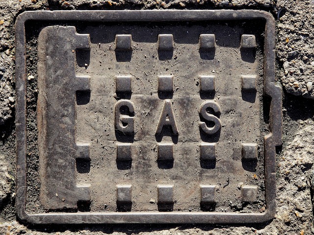 Gas